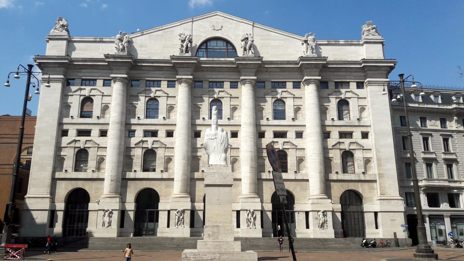 Piazza Affari a Milano