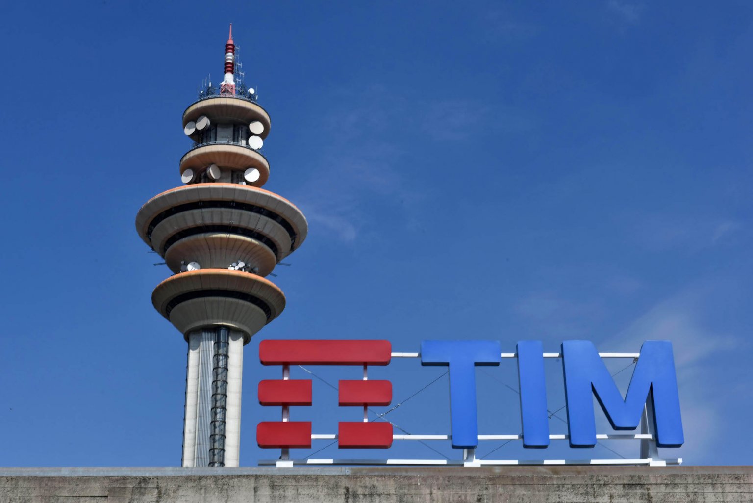 OPA su Telecom